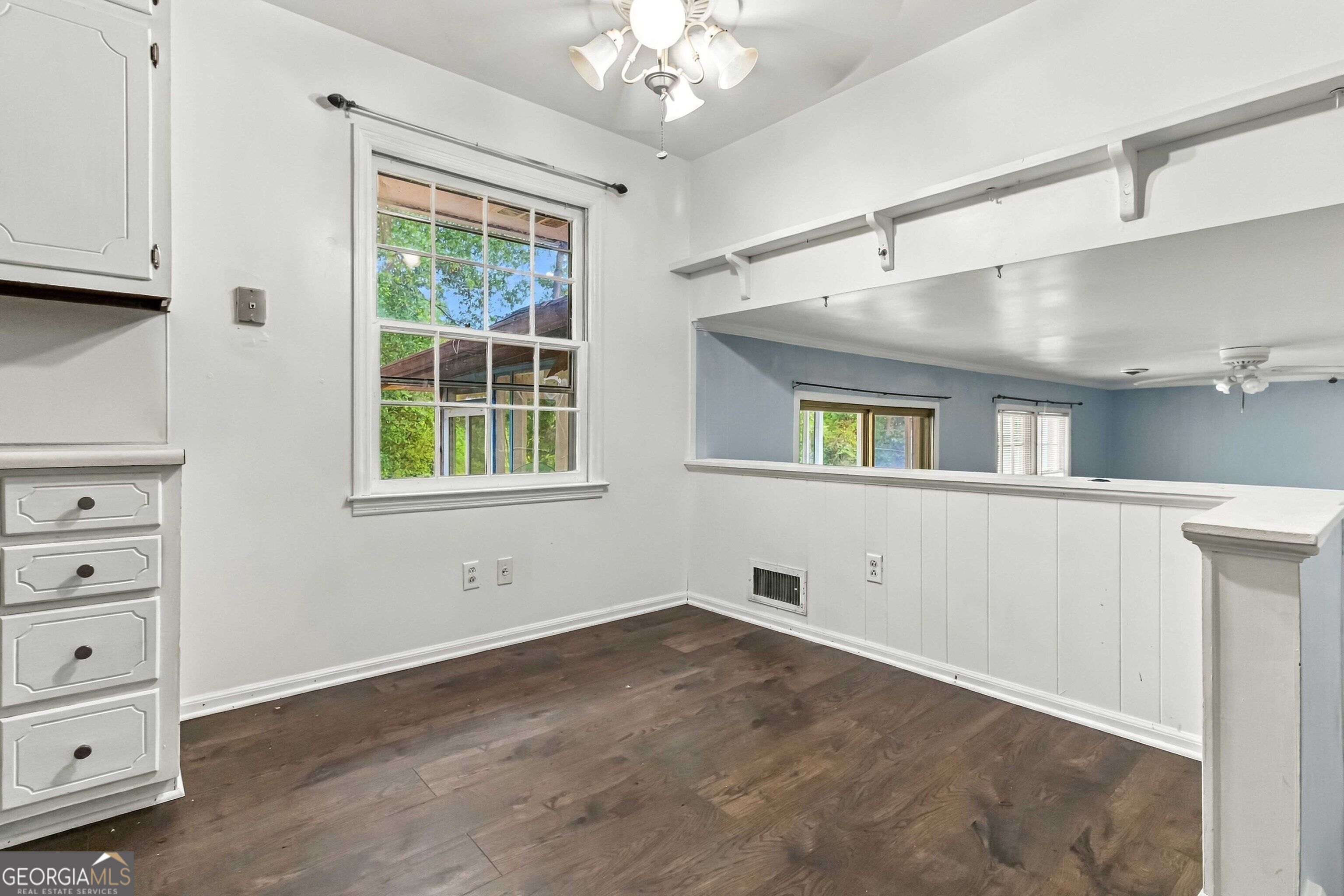 4258 Executive Drive Property Photo 11