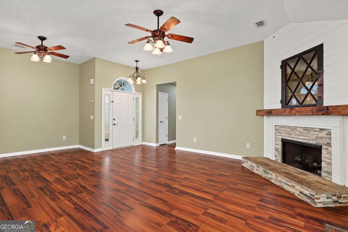 308 Park Place Property Photo 5