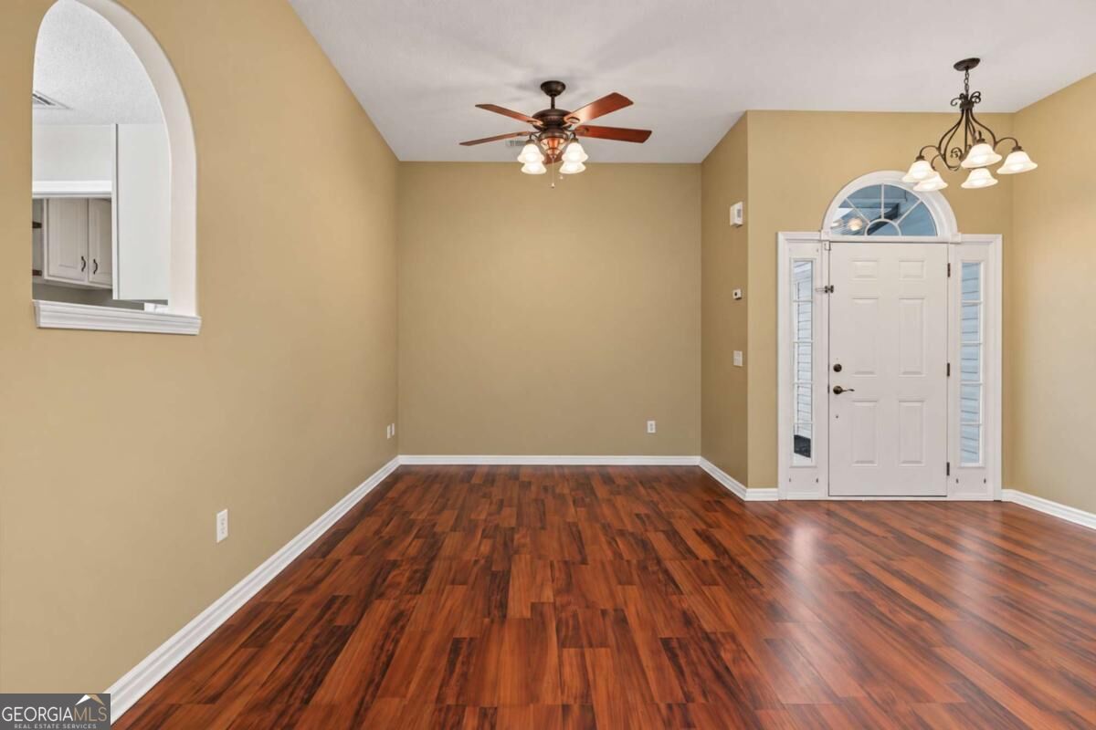 308 Park Place Property Photo 6