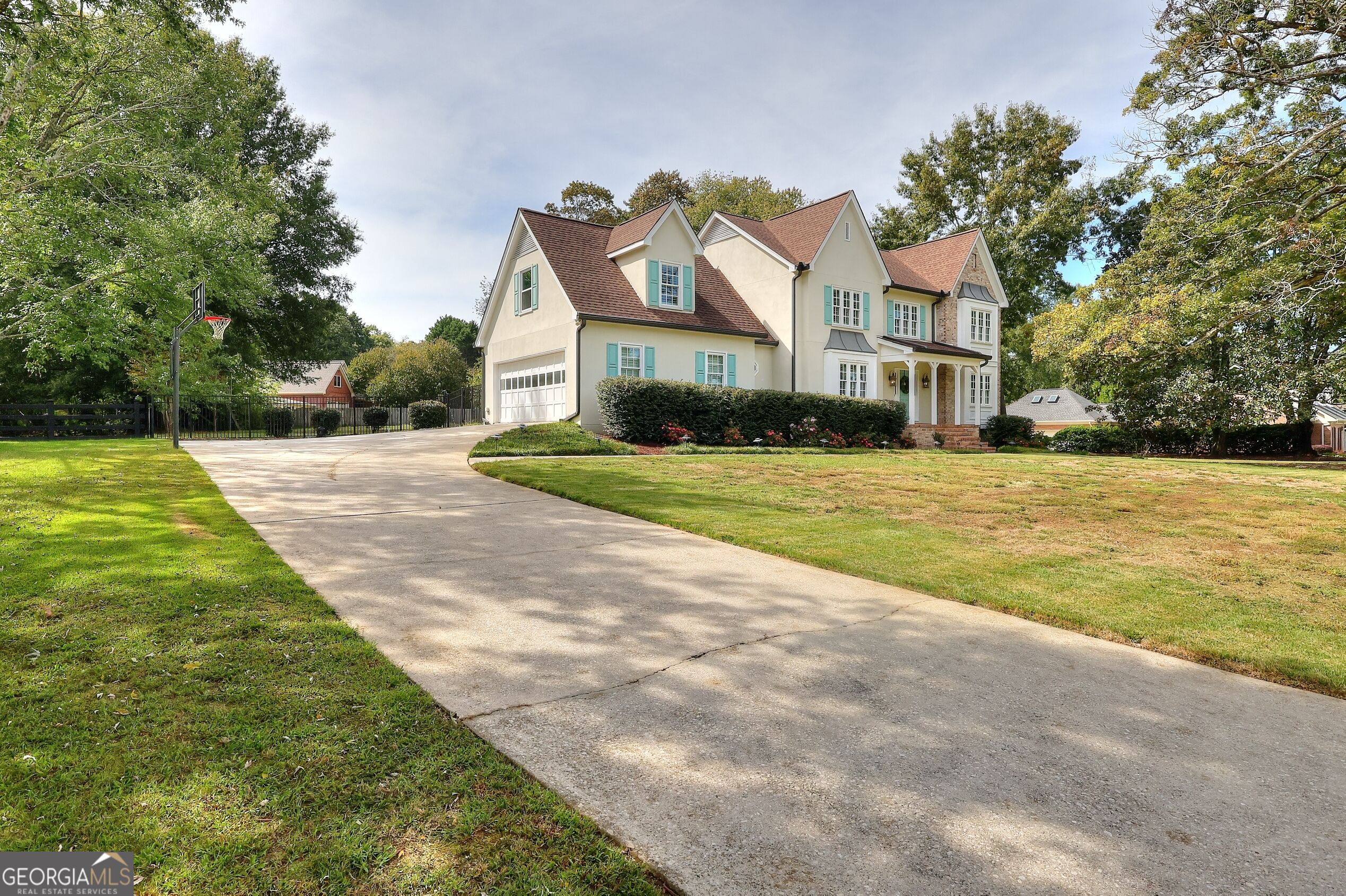 1321 Lakeshore Drive Property Photo 5