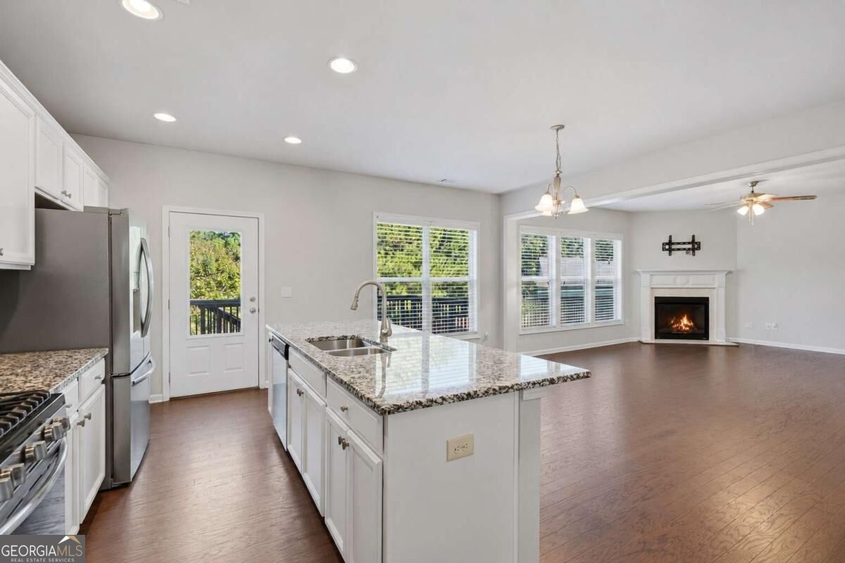 4125 Spring Ridge Drive Property Photo 8