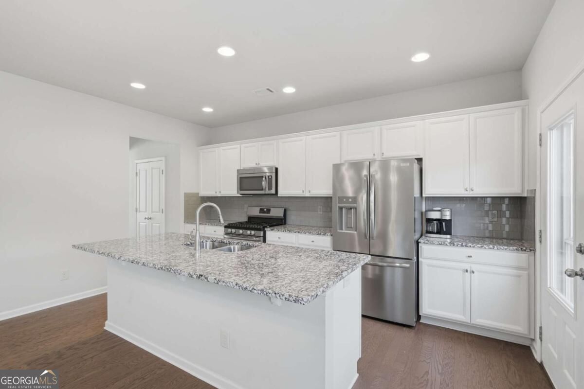 4125 Spring Ridge Drive Property Photo 9
