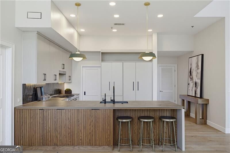 905 Juniper Street Ne # 812 Property Photo 15