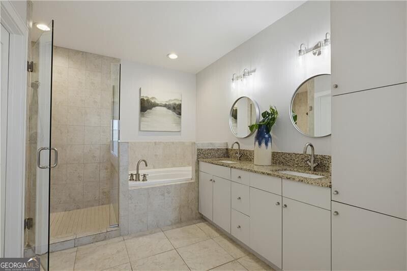 905 Juniper Street Ne # 812 Property Photo 24