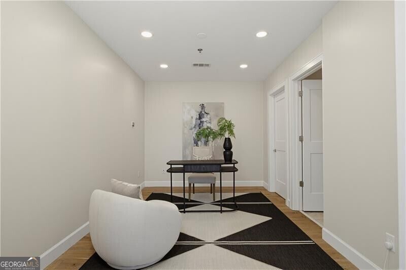 905 Juniper Street Ne # 812 Property Photo 30