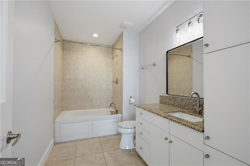 905 Juniper Street Ne # 812 Property Photo 34