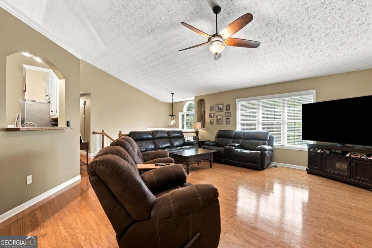388 Kerry Drive Property Photo 5