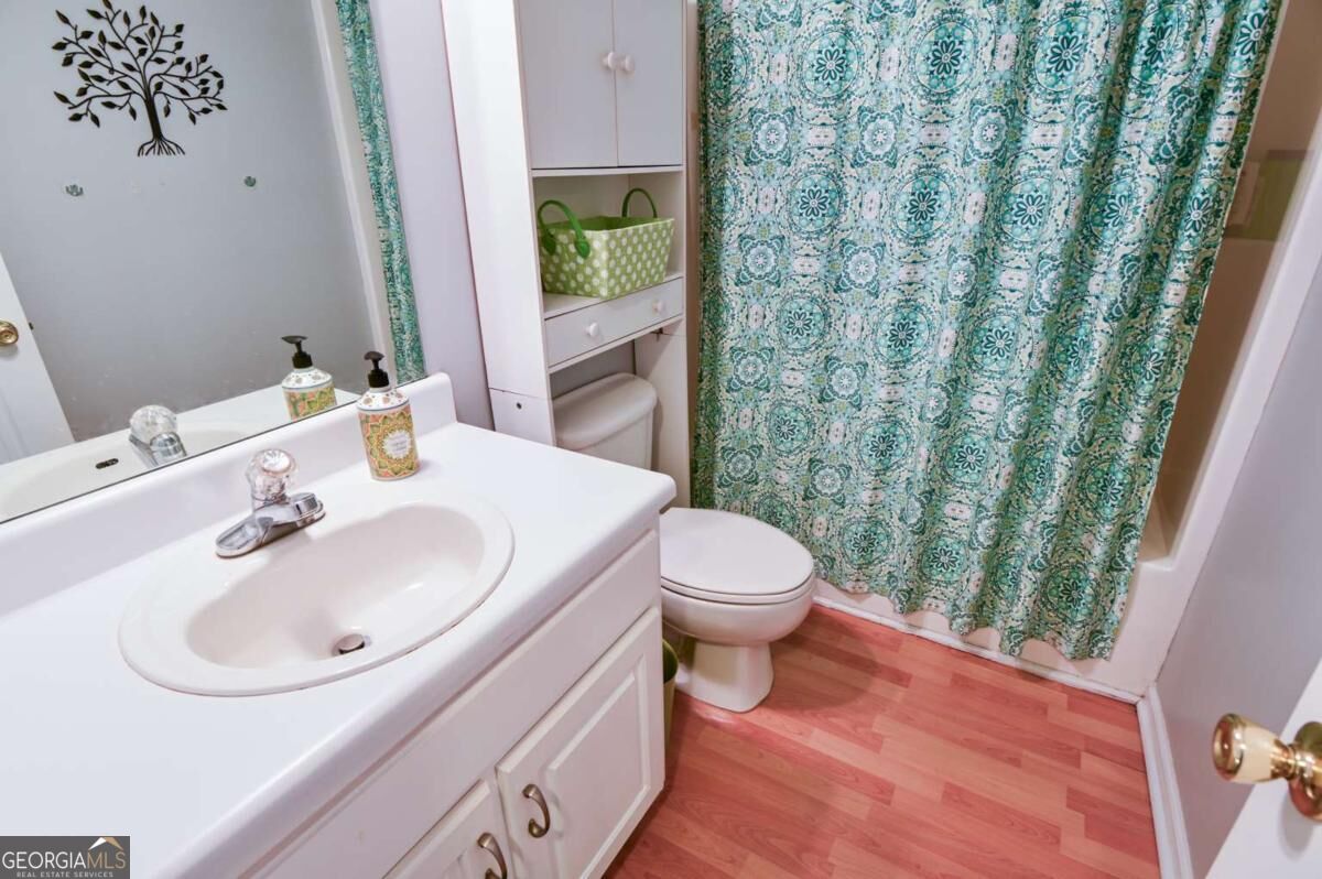 385 Glynnshire Court Property Photo 29