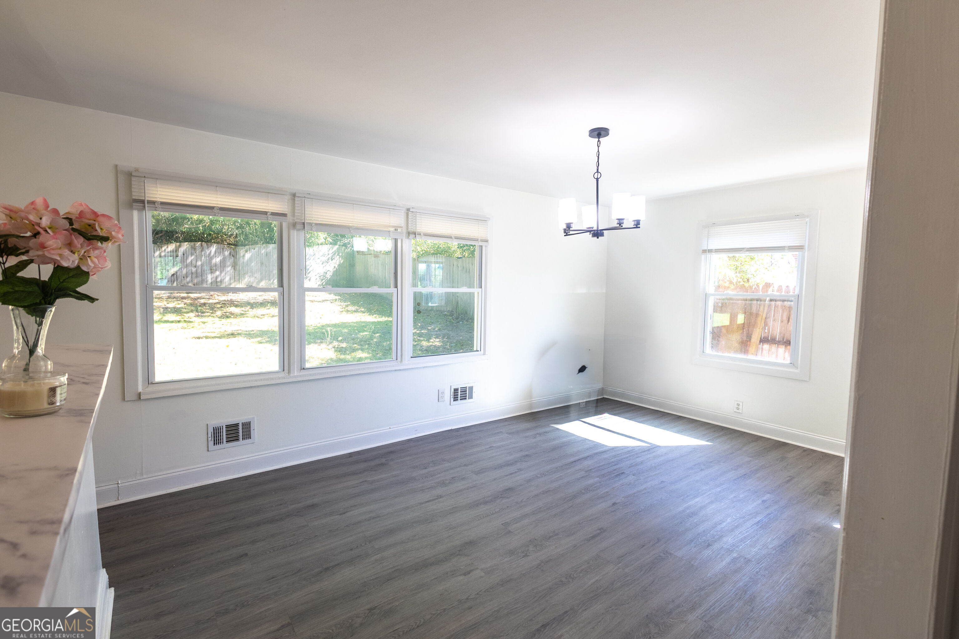2525 Willis Court Property Photo 6