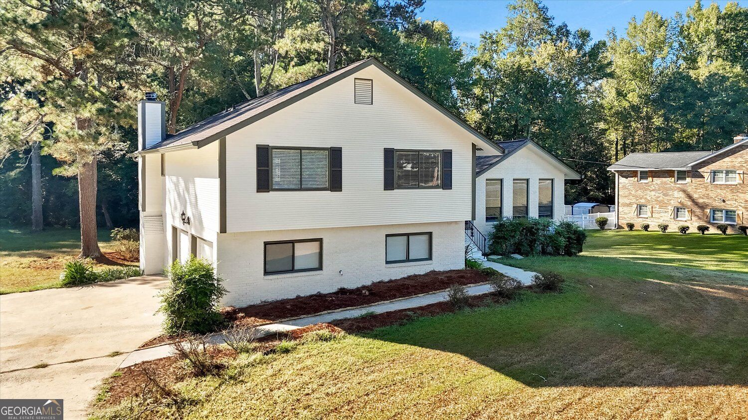 150 Thornton Drive Property Photo 3