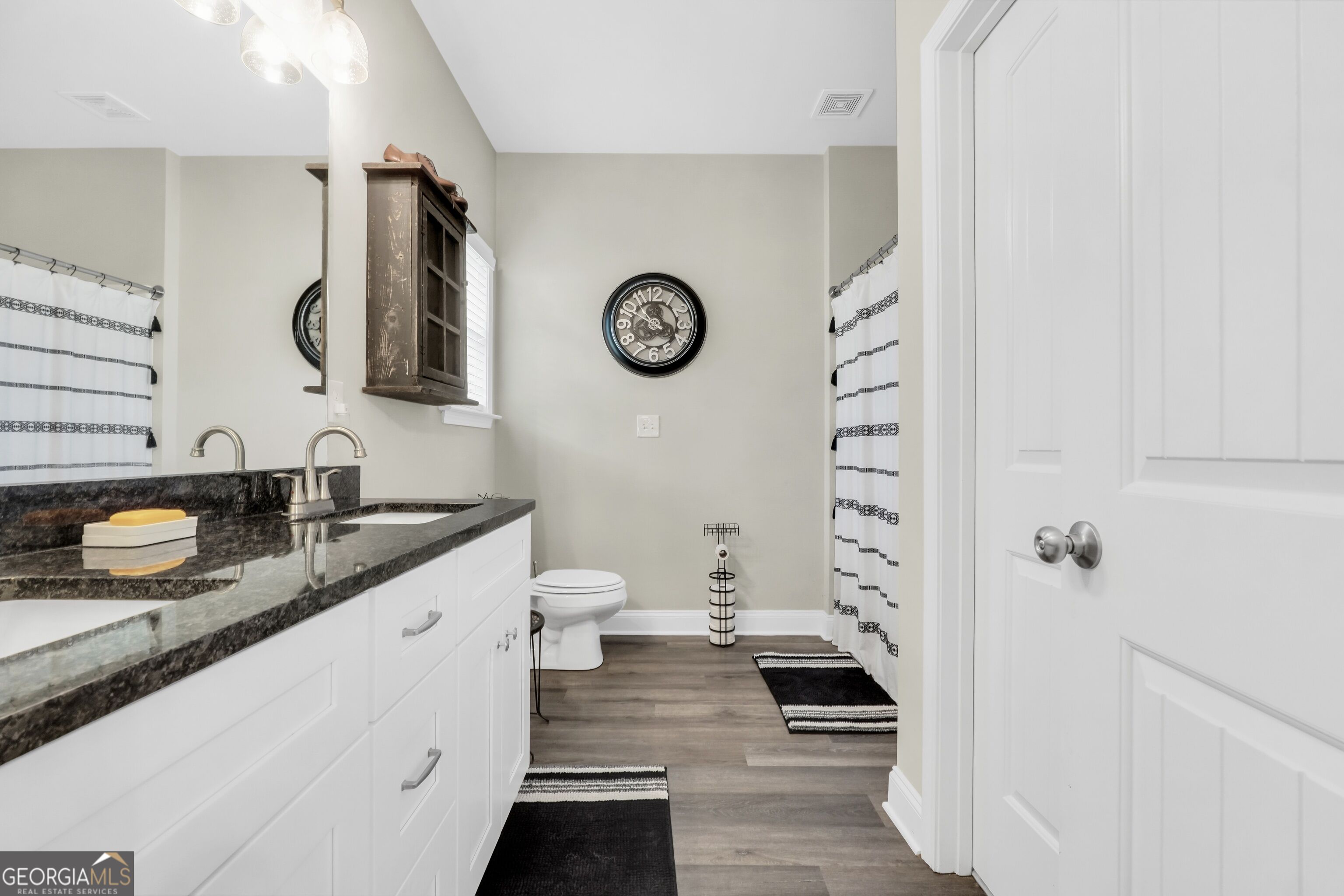 662 Grove Street Property Photo 16