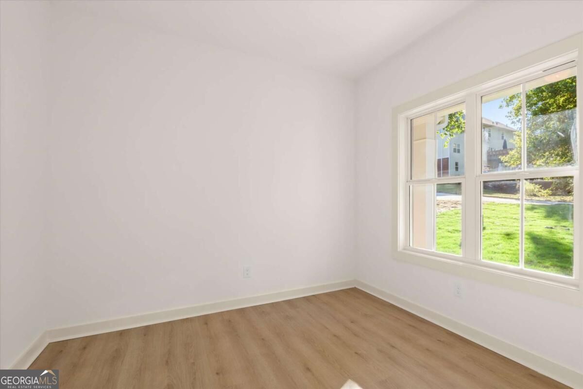 4380 Huntcliff Trace Property Photo 6