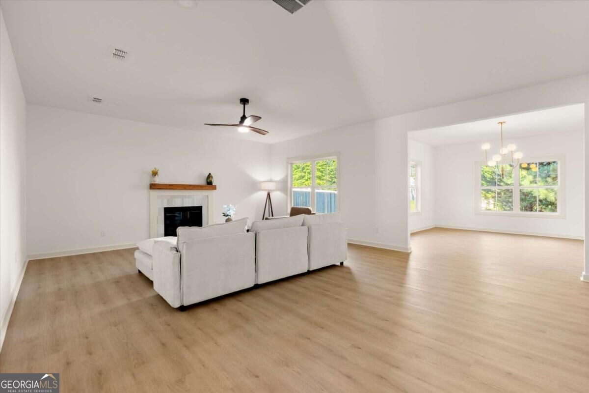 4380 Huntcliff Trace Property Photo 10