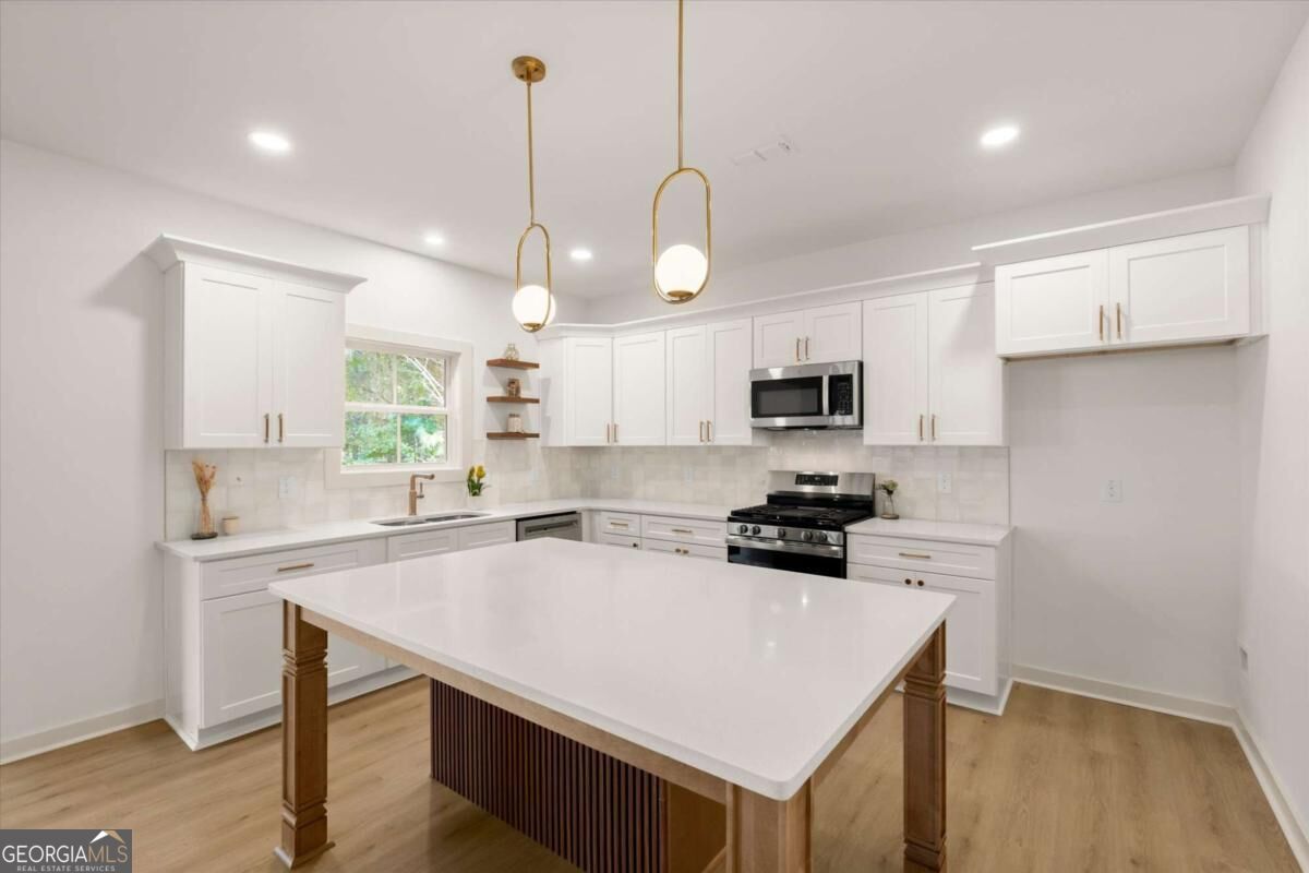 4380 Huntcliff Trace Property Photo 18
