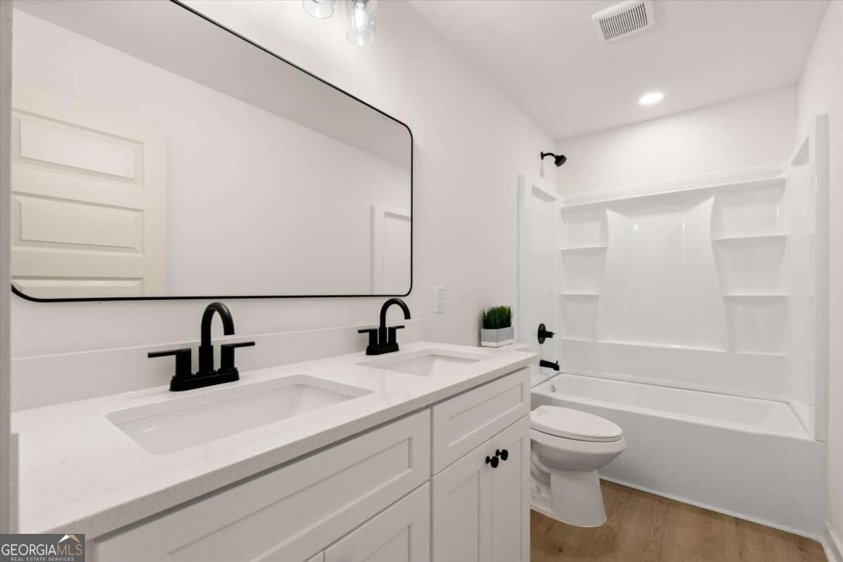 4380 Huntcliff Trace Property Photo 39