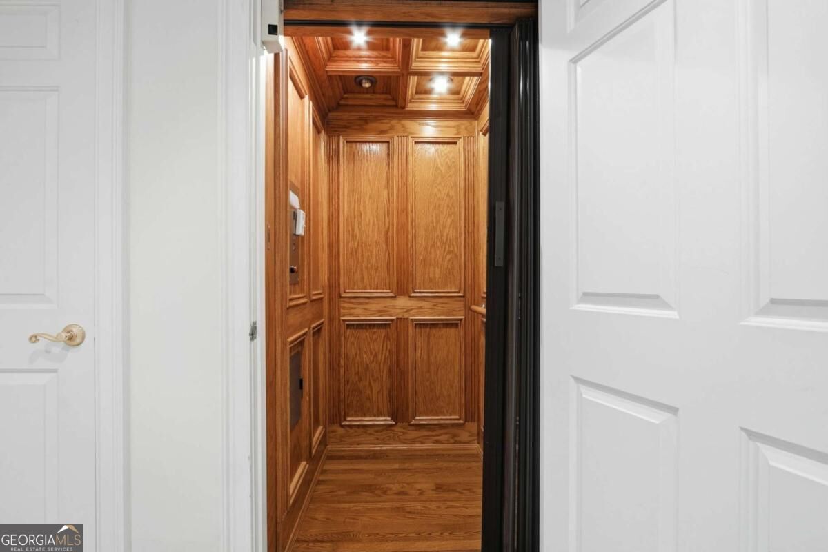 1241 Village Terrace Court Property Photo 18