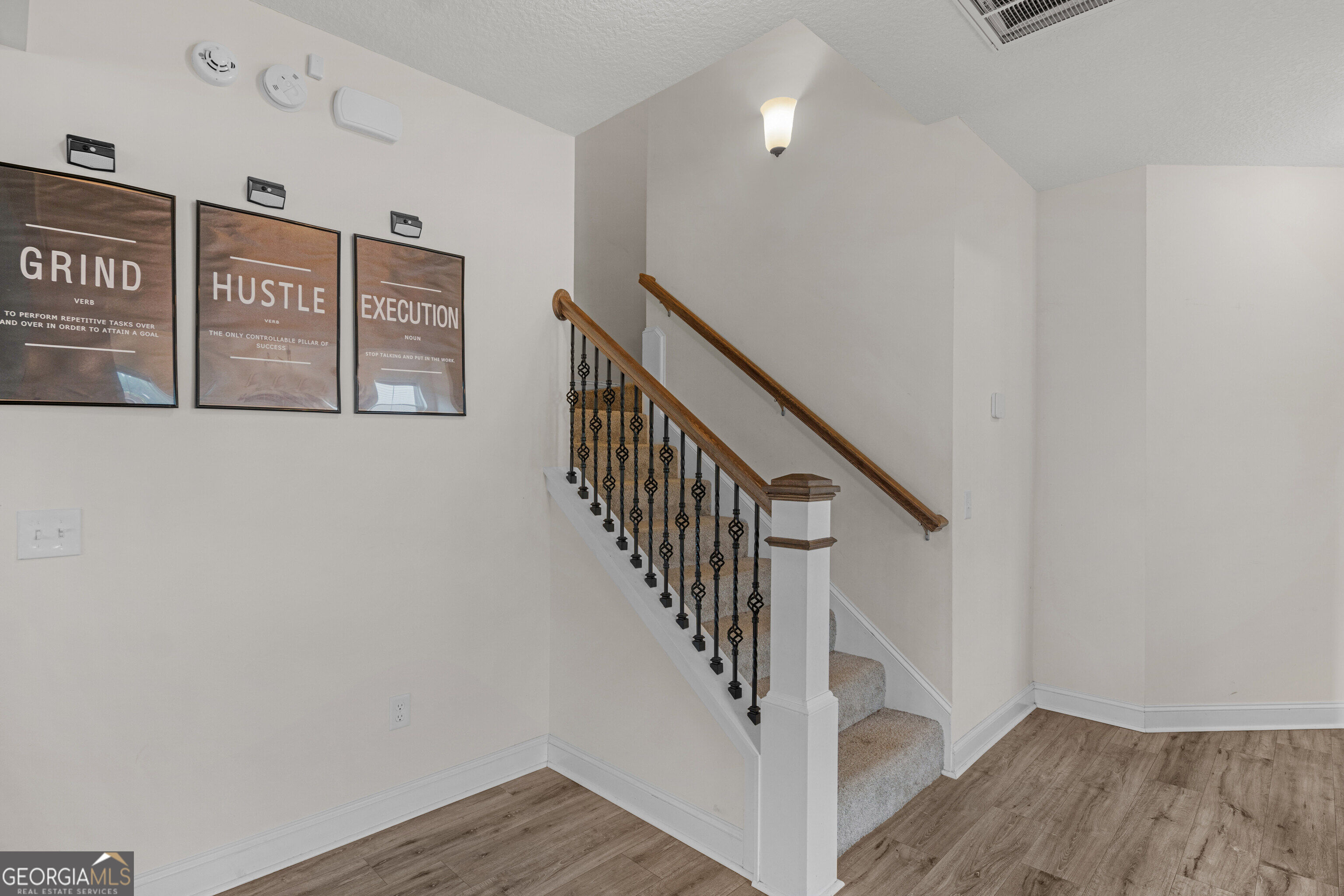 672 Fairview Circle Property Photo 32