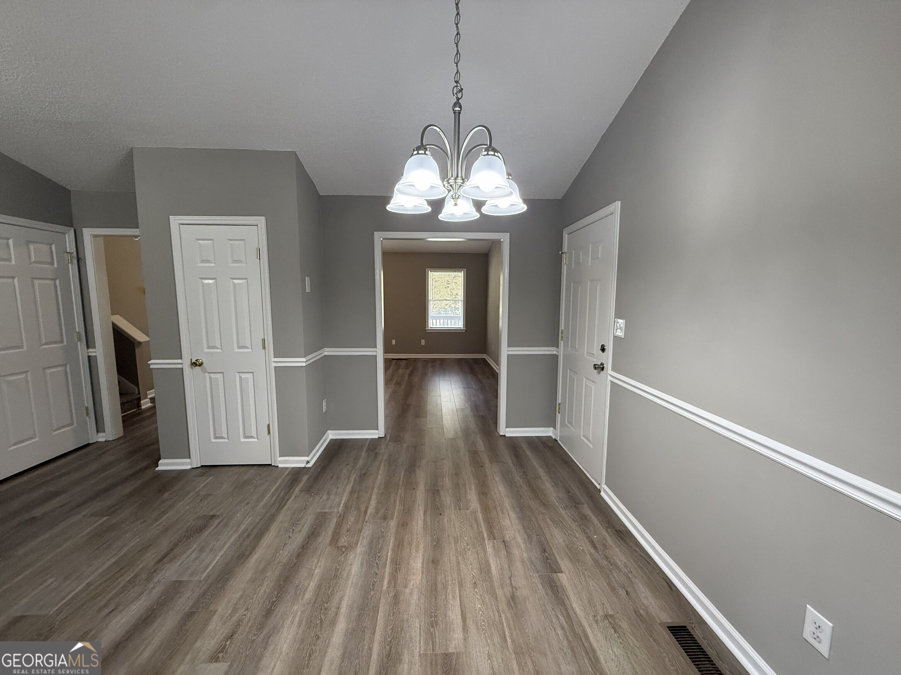 106 Pheasant Run Property Photo 4