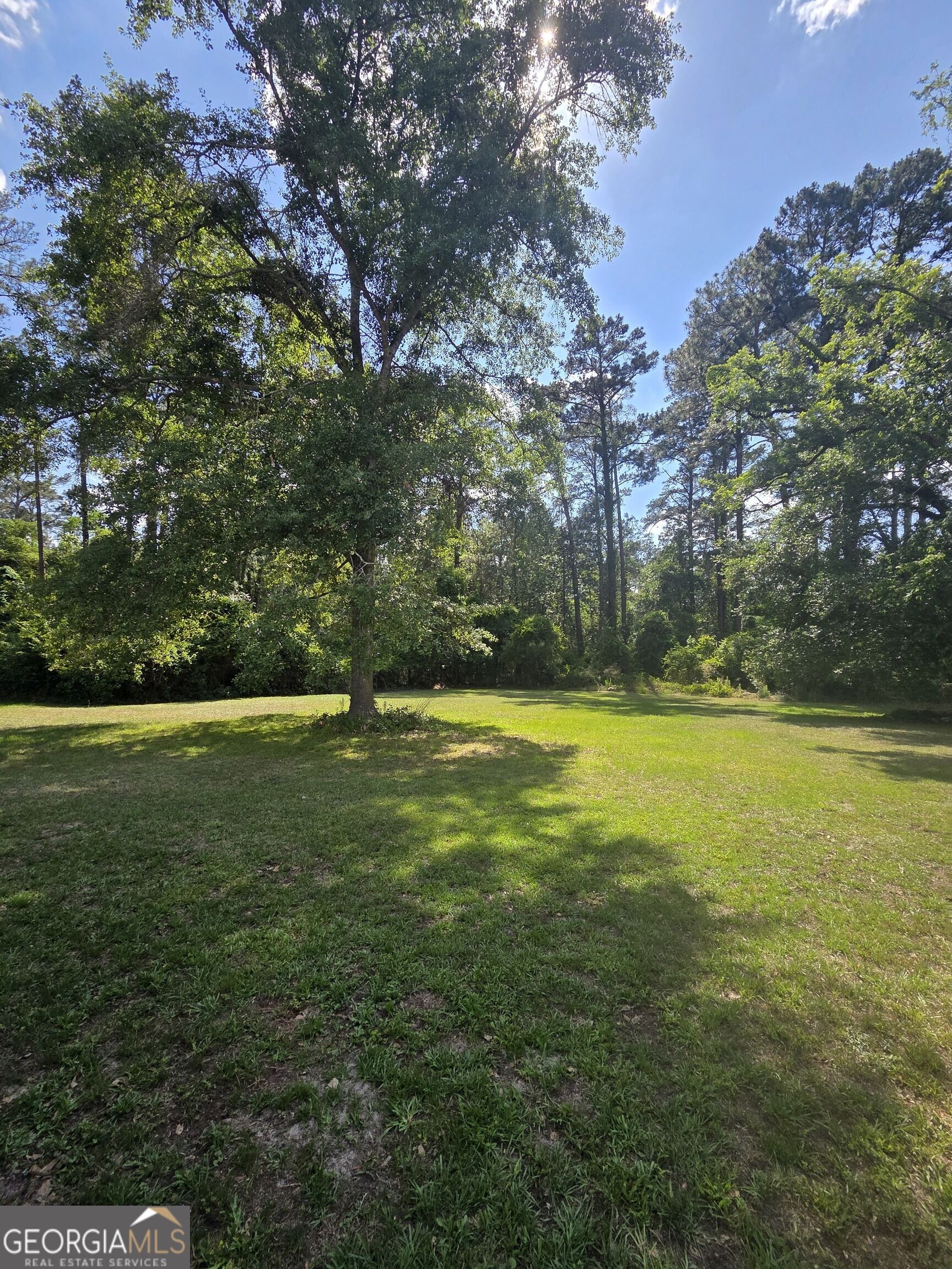823 N Main Street Property Photo 23