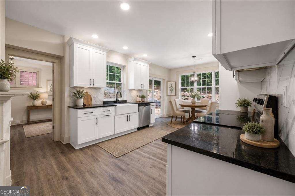 203 Church Street Ne Property Photo 8
