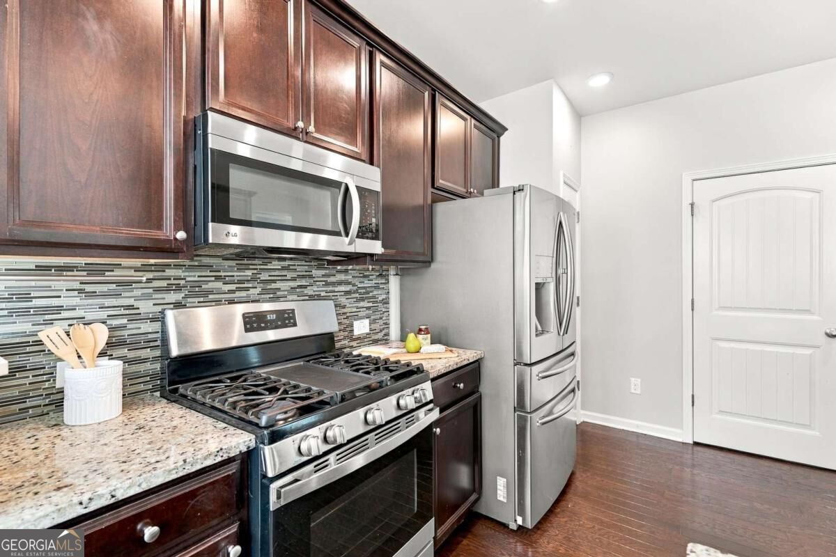 7170 Post Park Way Property Photo 11
