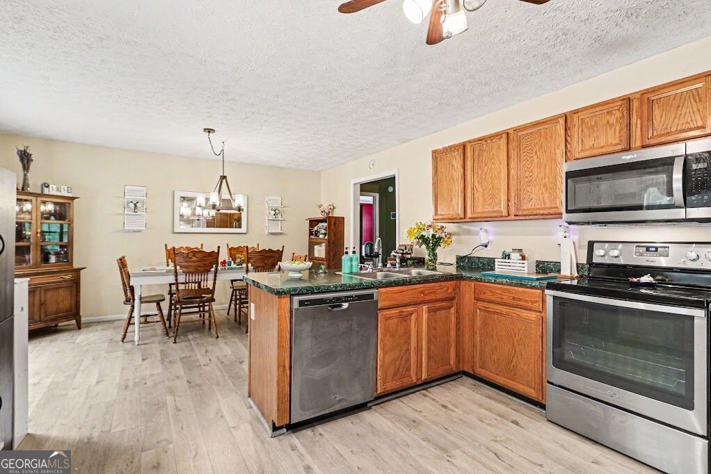 795 Woodruff Road Property Photo 24