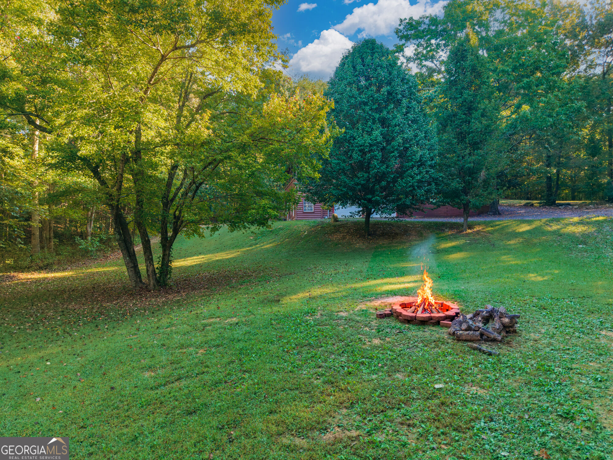 677 E Valley Road Ne Property Photo 5