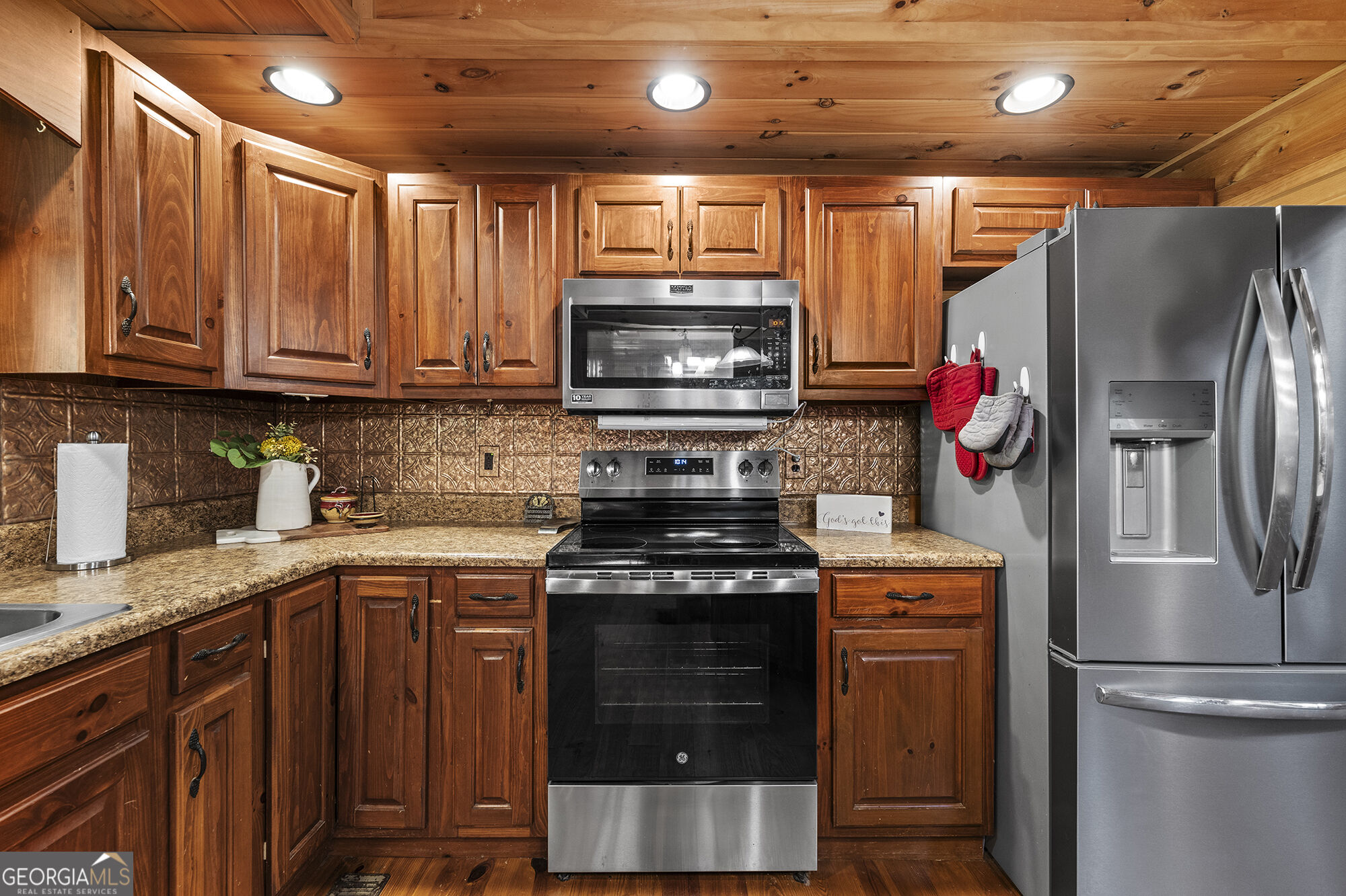 677 E Valley Road Ne Property Photo 14
