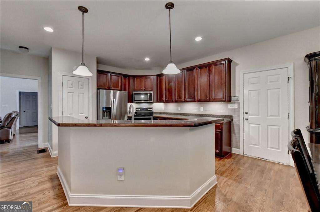 49 Flintstone Road Property Photo 17