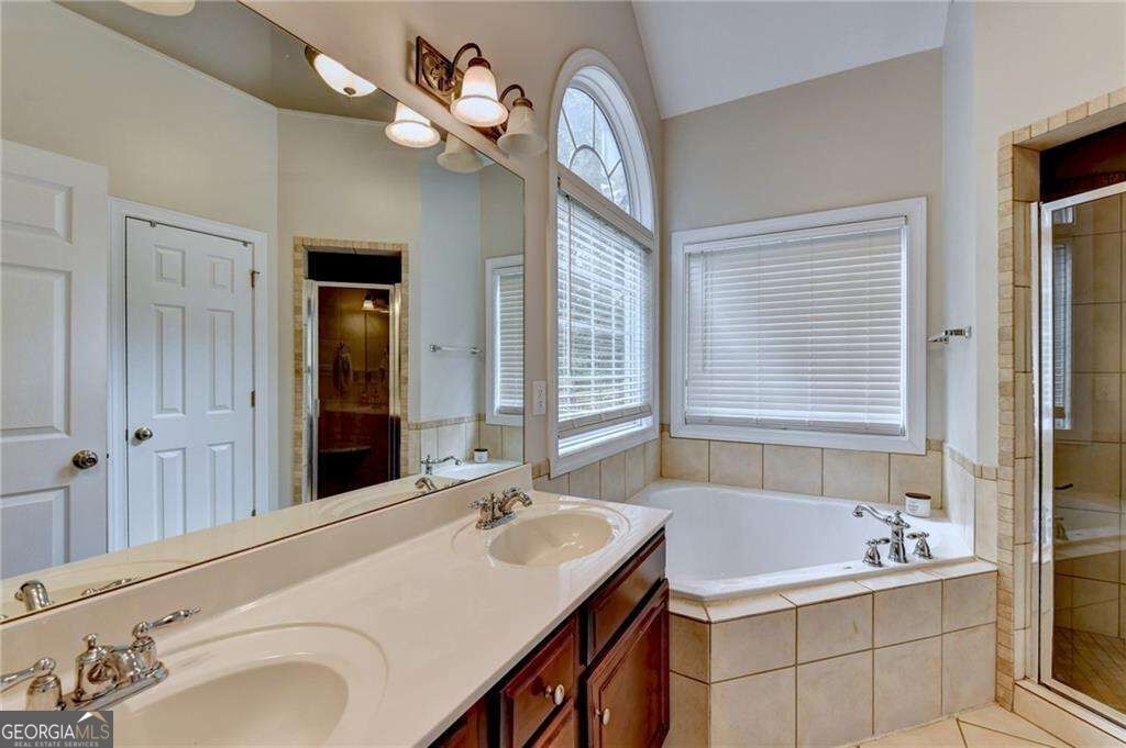 49 Flintstone Road Property Photo 24