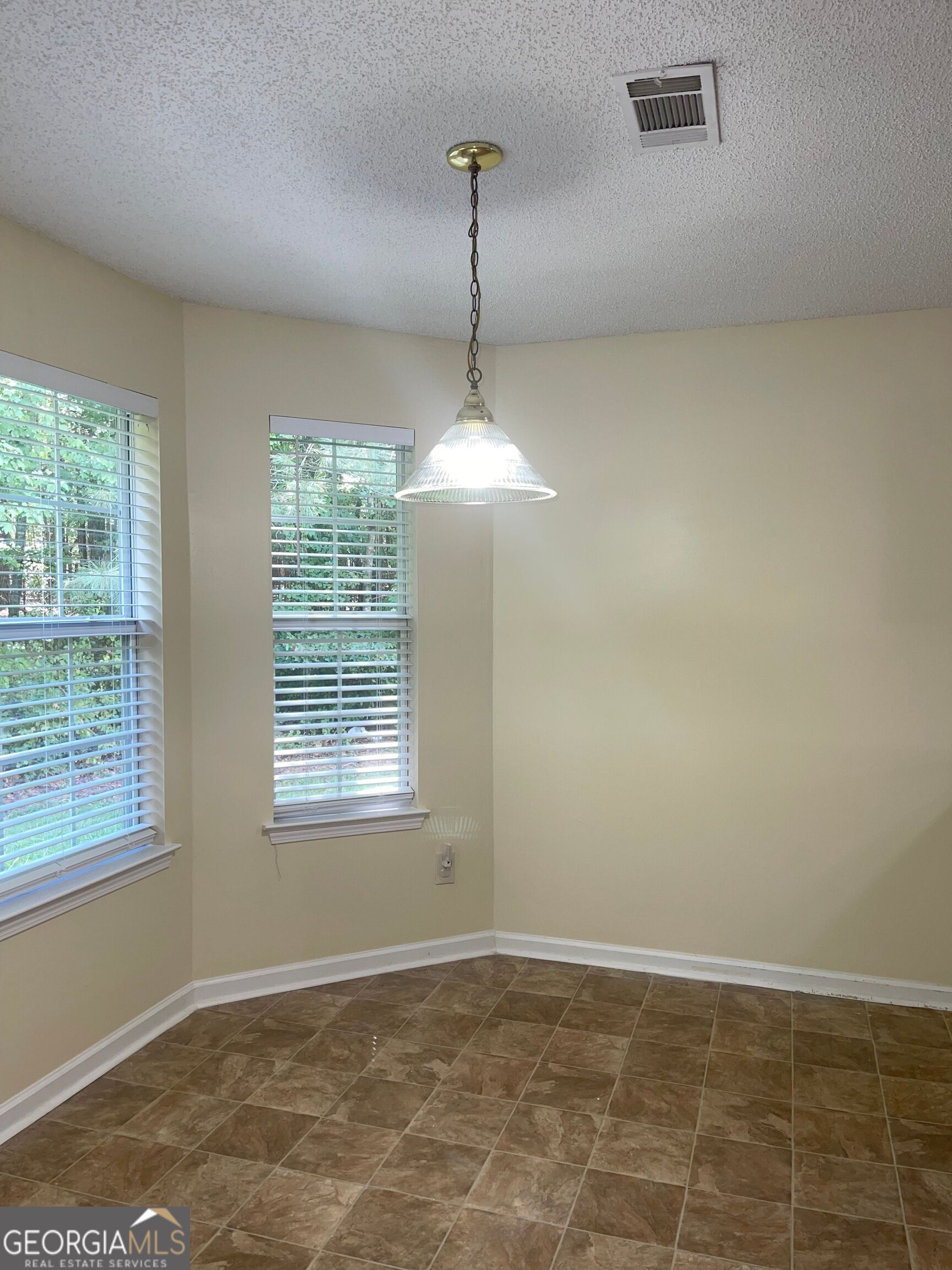 206 Goldleaf Drive Property Photo 7