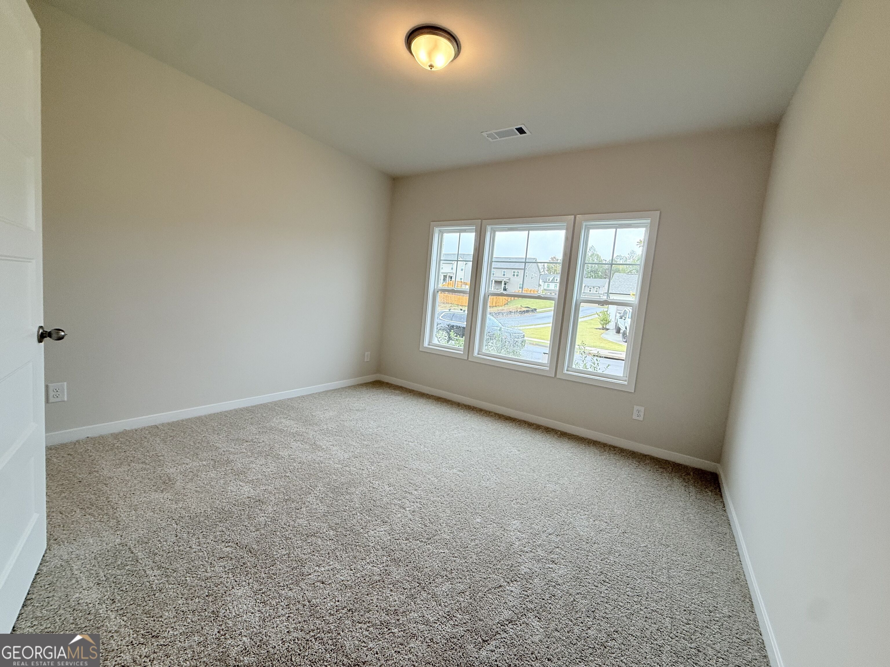 5531 Tullis Drive Property Photo 9