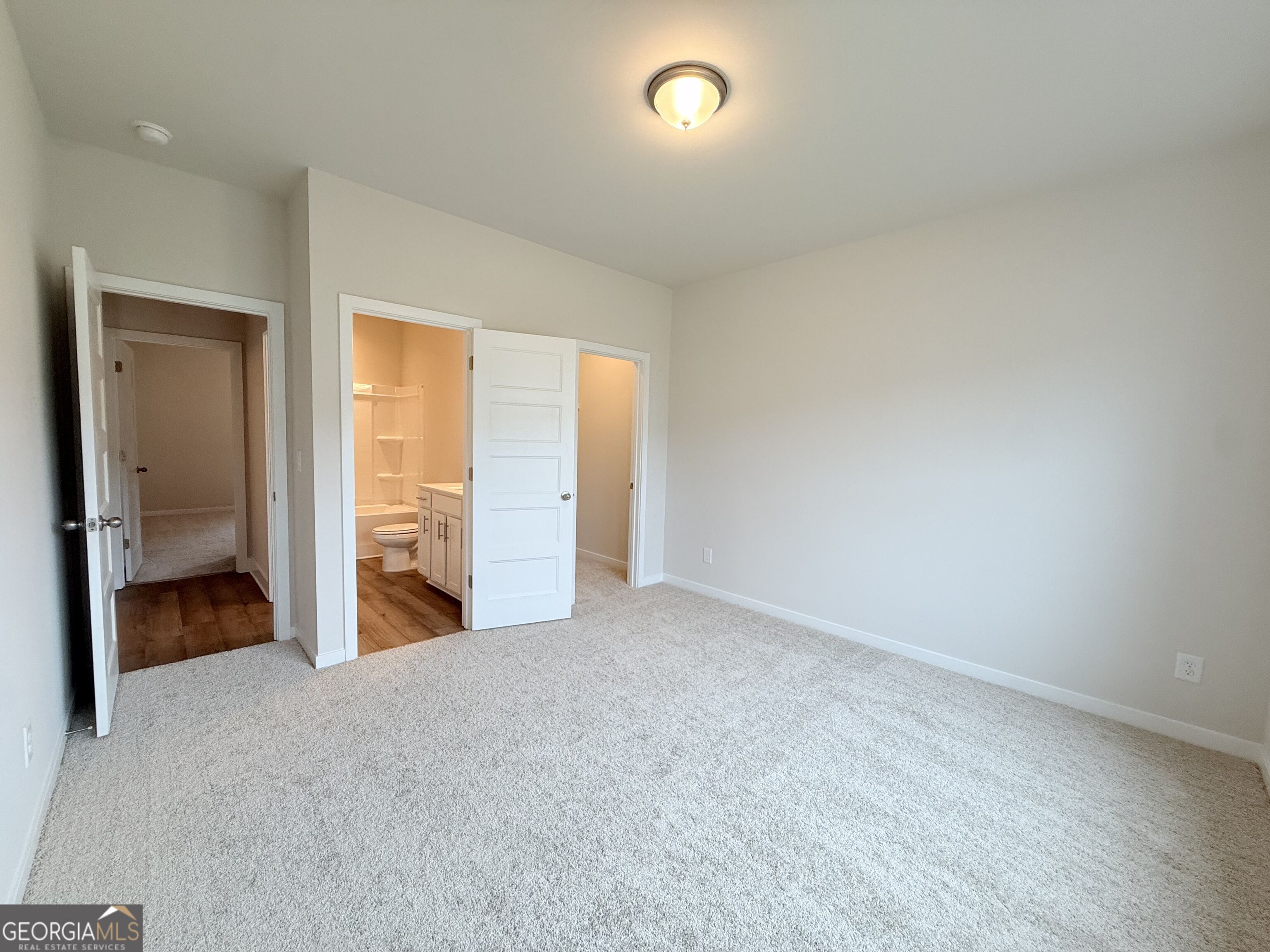 5531 Tullis Drive Property Photo 10