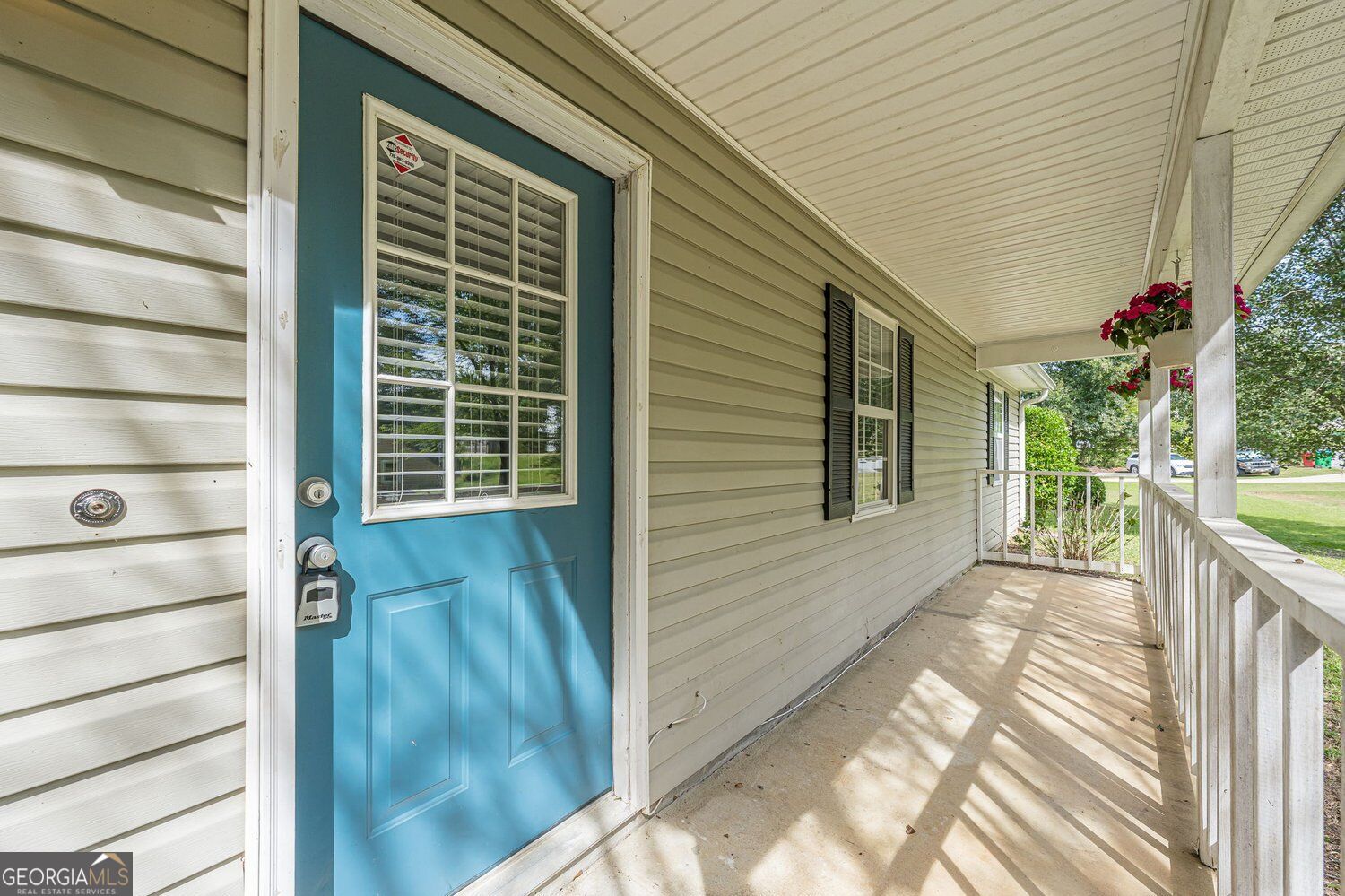 106 Kings Lane Property Photo 2
