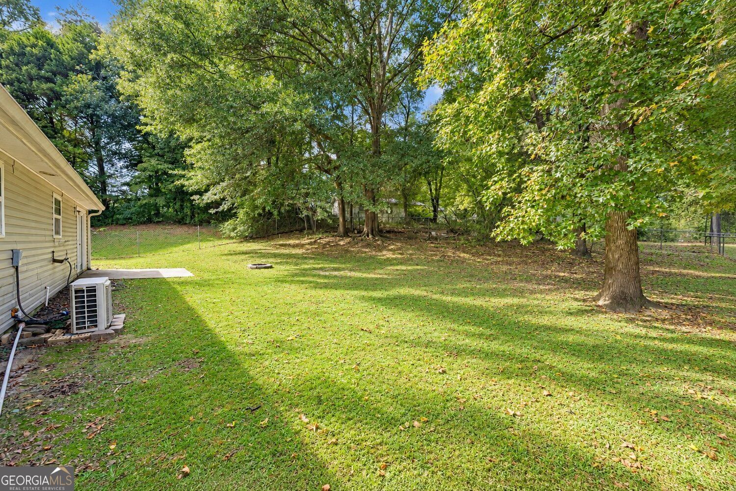 106 Kings Lane Property Photo 4