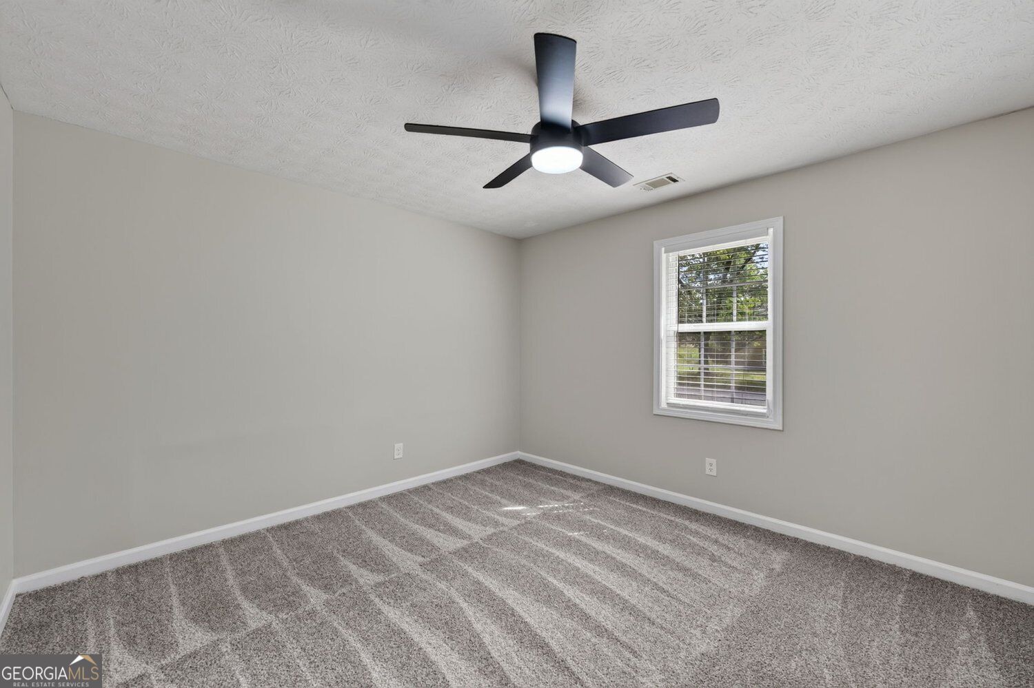 106 Kings Lane Property Photo 23