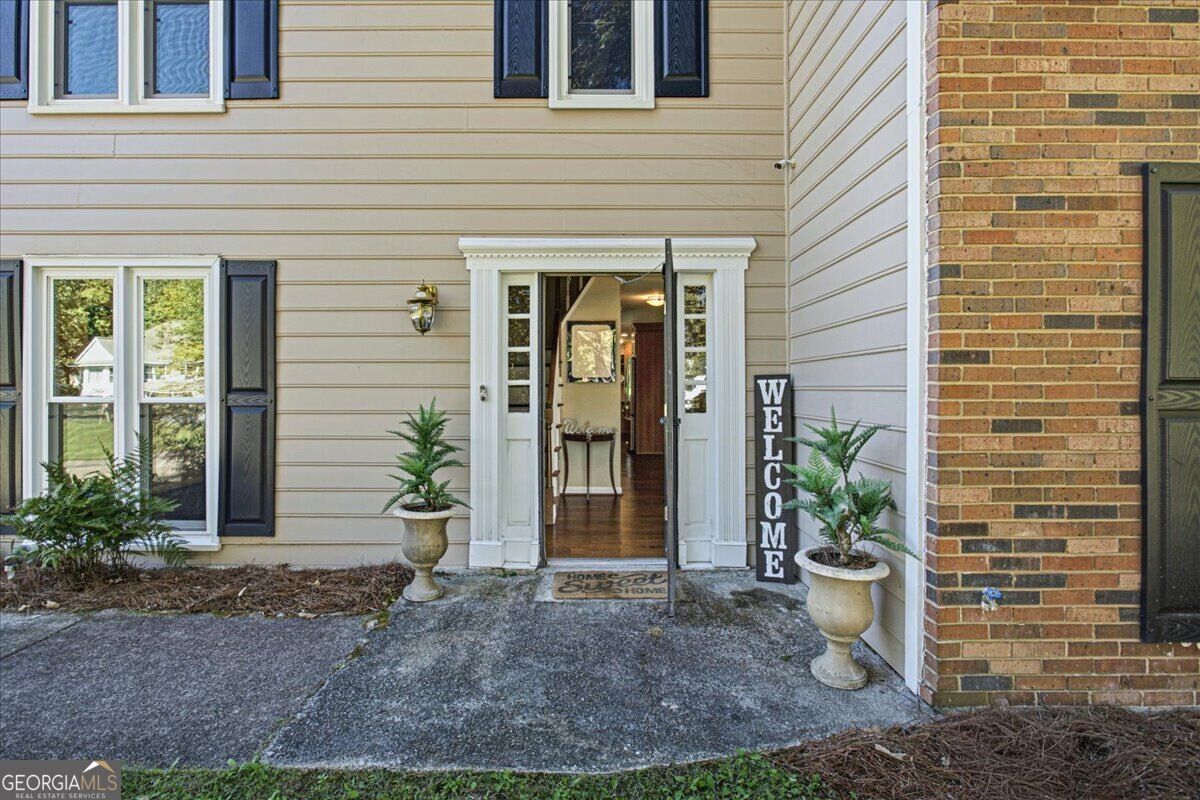5084 Williamsport Drive Property Photo 3