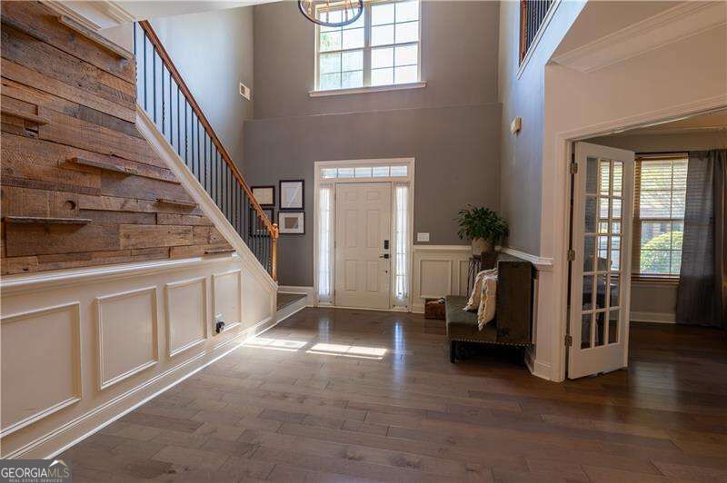 1098 Leybourne Cove Property Photo 2