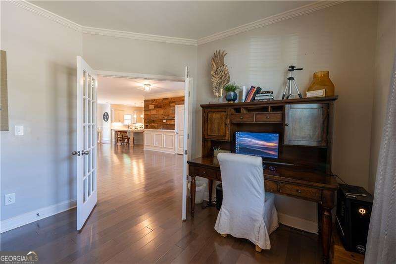 1098 Leybourne Cove Property Photo 3
