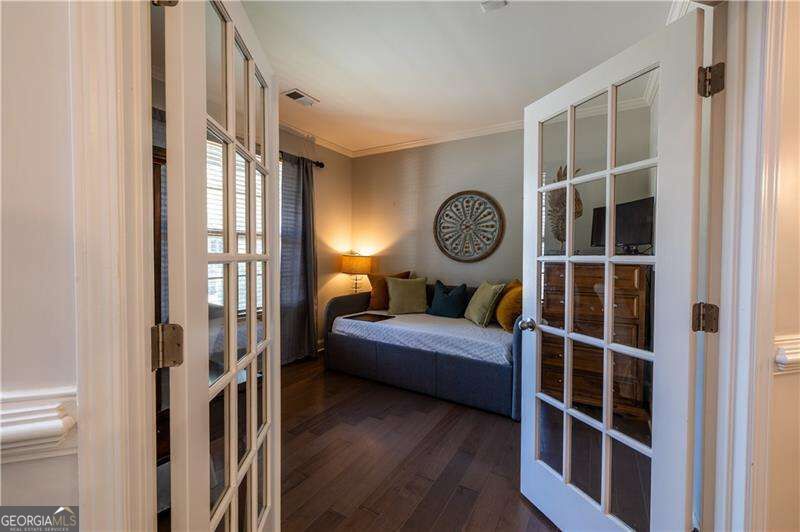 1098 Leybourne Cove Property Photo 4