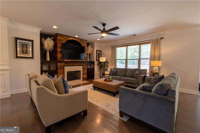 1098 Leybourne Cove Property Photo 8