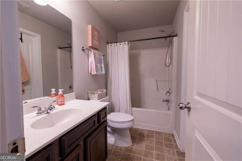 1098 Leybourne Cove Property Photo 23