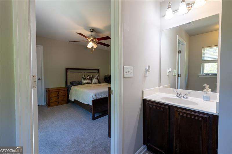 1098 Leybourne Cove Property Photo 27