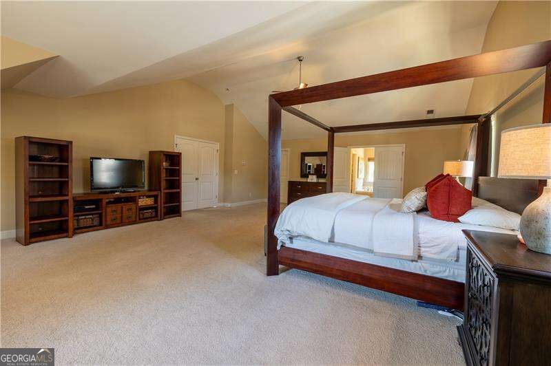 1098 Leybourne Cove Property Photo 32