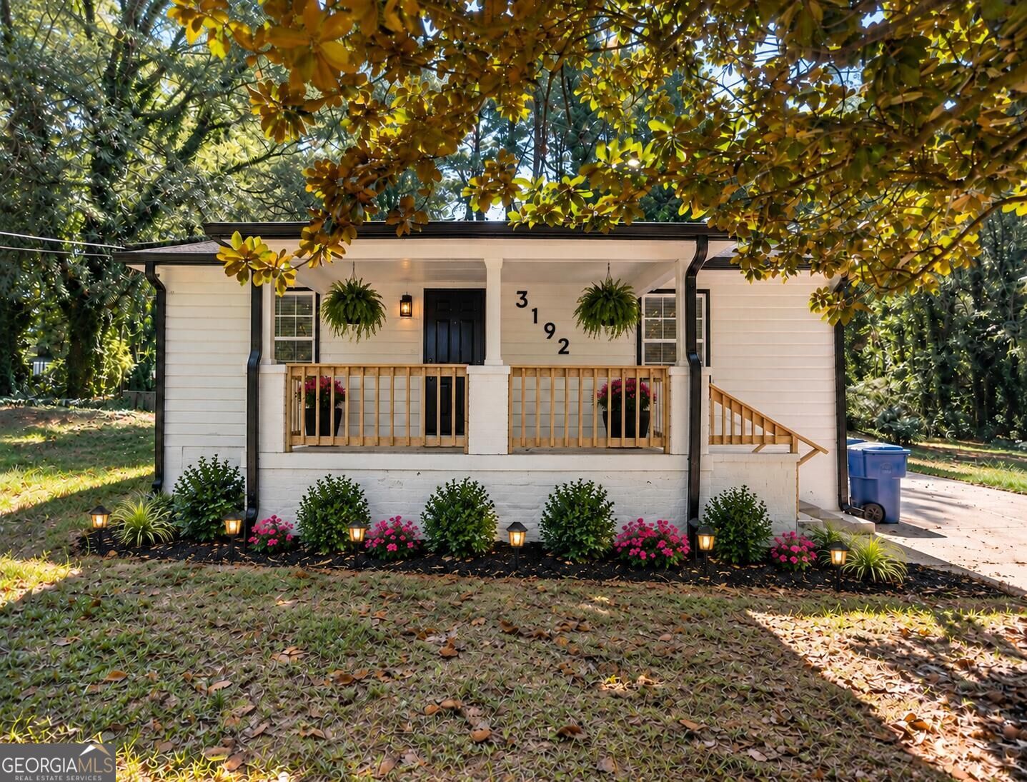 3192 Oakcliff Road Nw Property Photo 1