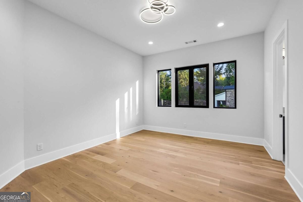 1678 Thomas Drive Property Photo 26