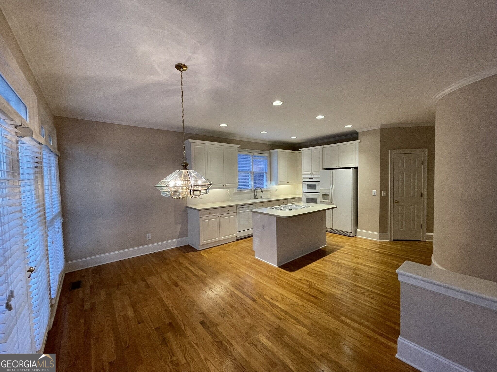 8550 Edwardton Drive Property Photo 10
