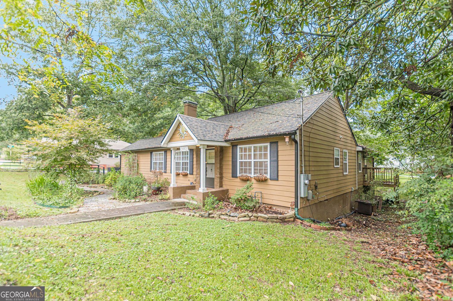 2492 Maple Street Property Photo 2