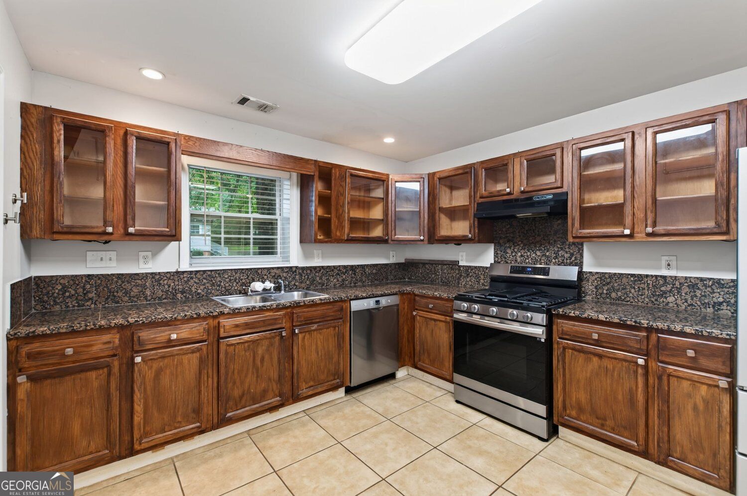 2492 Maple Street Property Photo 20