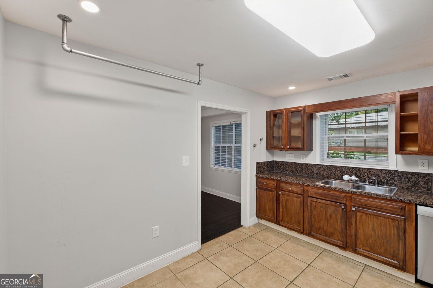 2492 Maple Street Property Photo 22